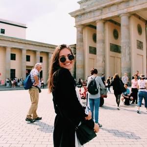 Meet your Posher, Elaina